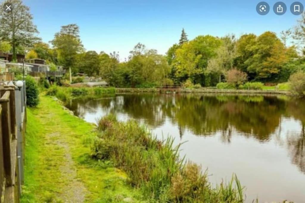 Cosy Hideaway Lodge In Glan Gwna Caeathro Buitenkant foto