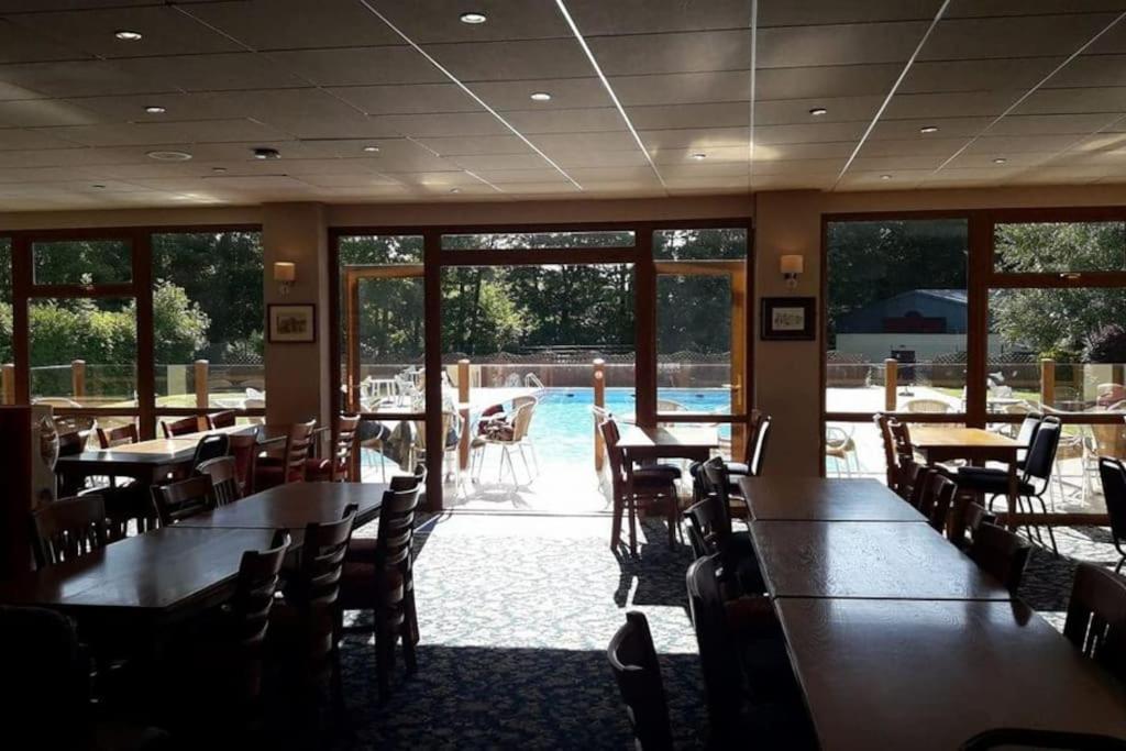 Cosy Hideaway Lodge In Glan Gwna Caeathro Buitenkant foto