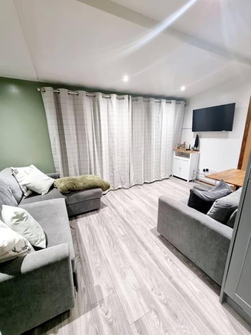 Cosy Hideaway Lodge In Glan Gwna Caeathro Buitenkant foto